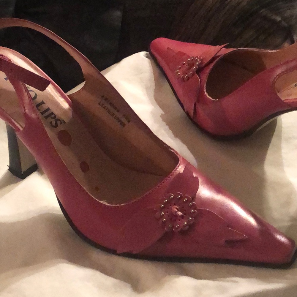 Shoe - Picture 3 of 3